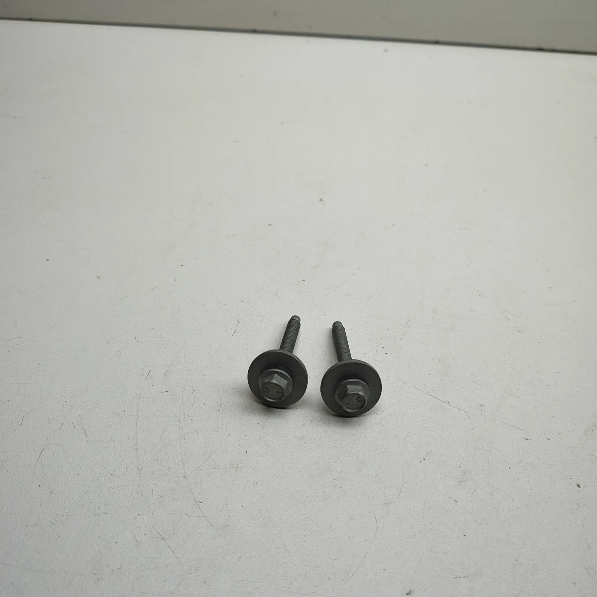 Mercedes-Benz GLC (X253) Bolts Bolts — MERCEDES-BENZ GLC (X254) (2022-PRESENT)...