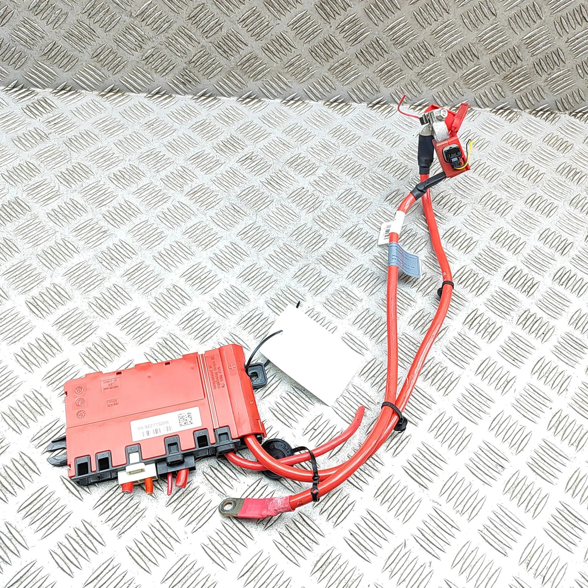 BMW 2 (F22 / F23) Power Distribution Unit Power distribution unit — BMW 2 SERIES (F22, F2...