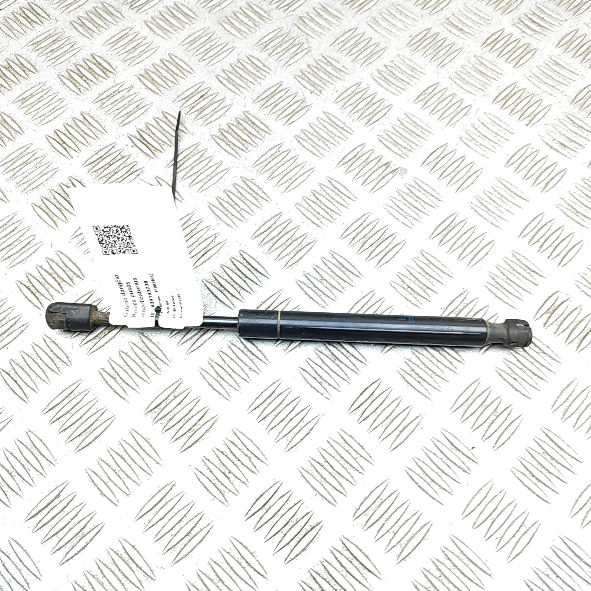 Chevrolet Camaro Left Side Tailgate Gas Strut Left Side Tailgate Gas Strut — CHEVROLET CAMARO...