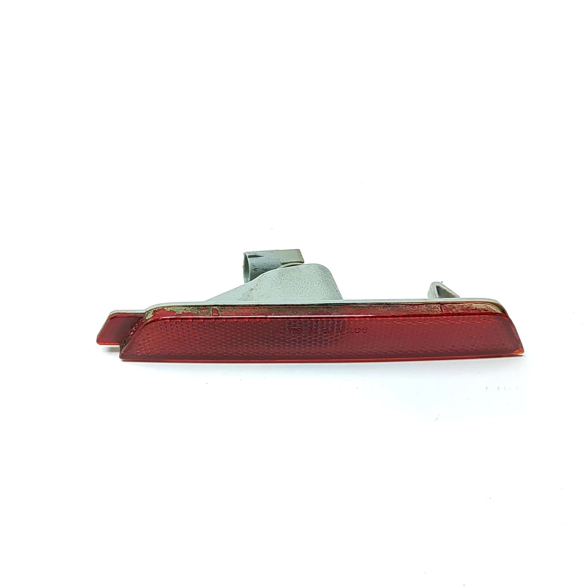 Chevrolet Camaro Bumper reflector — rear left Bumper reflector — rear left — CHEVROLET CAMARO...