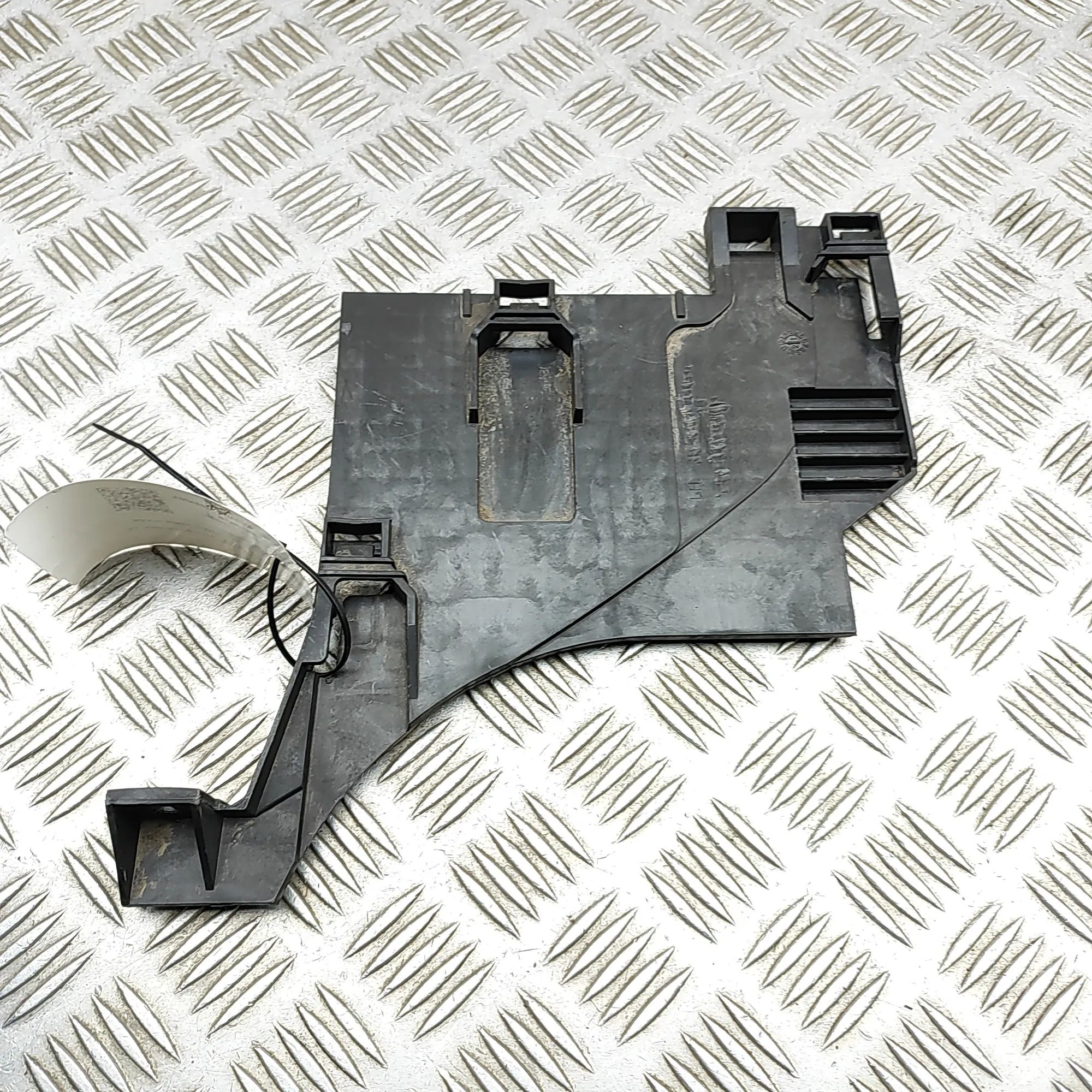 Land Rover Range Rover Evoque Left Headlight Bracket Left Headlight Bracket — LAND ROVER EVOQUE I (L...