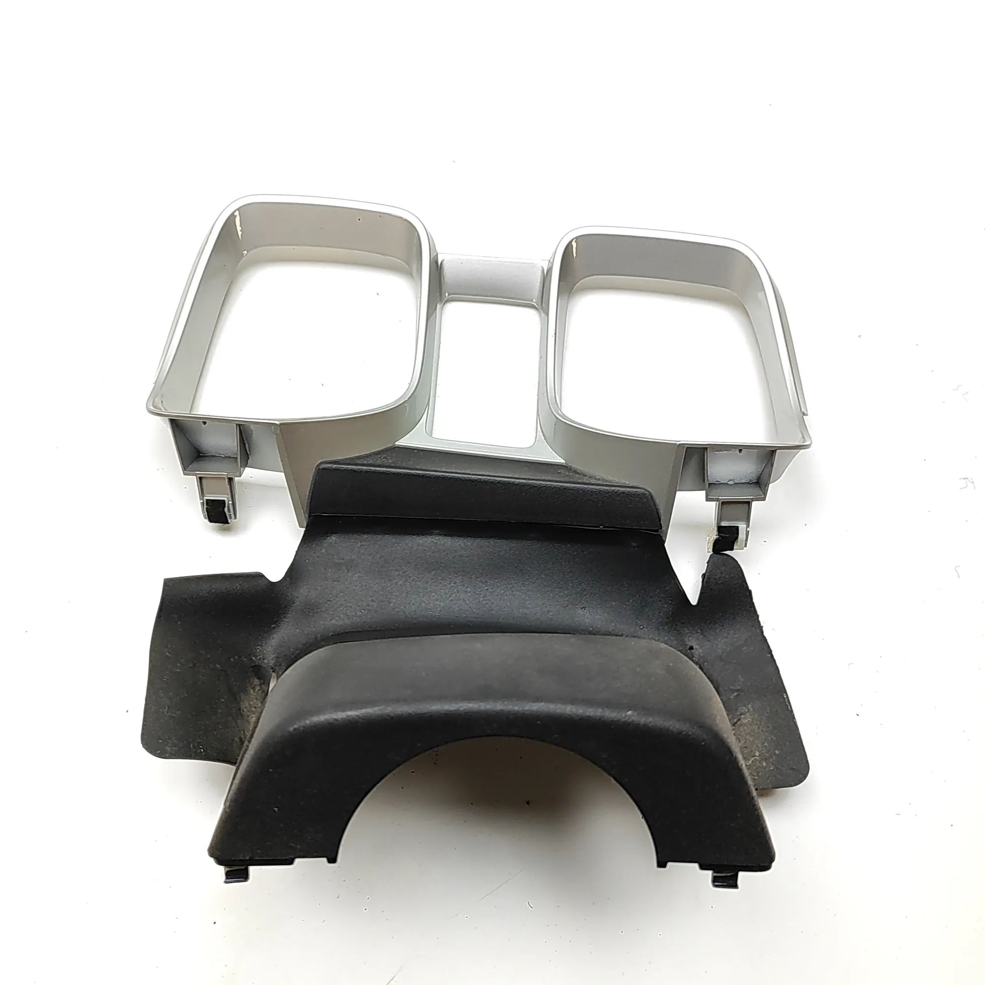 Chevrolet Camaro Instrument Cluster Trim Instrument Cluster Trim — CHEVROLET CAMARO (200...