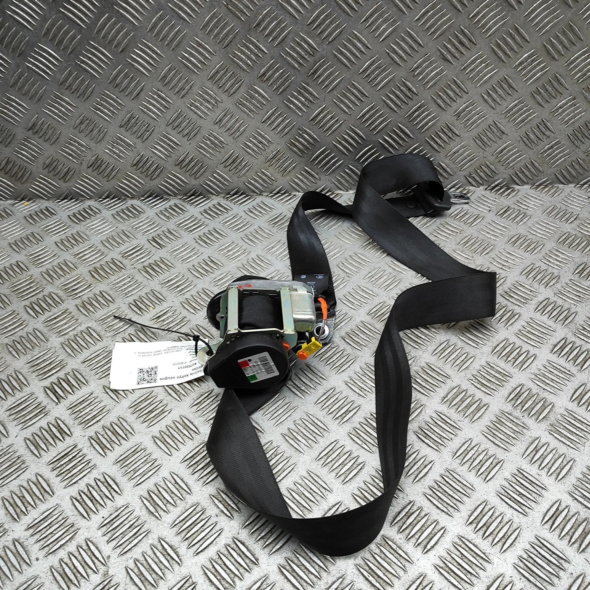 Land Rover Range Rover Sport (L494) Rear Left Seatbelt Rear Left Seatbelt — LAND ROVER RANGE ROVER SPO...