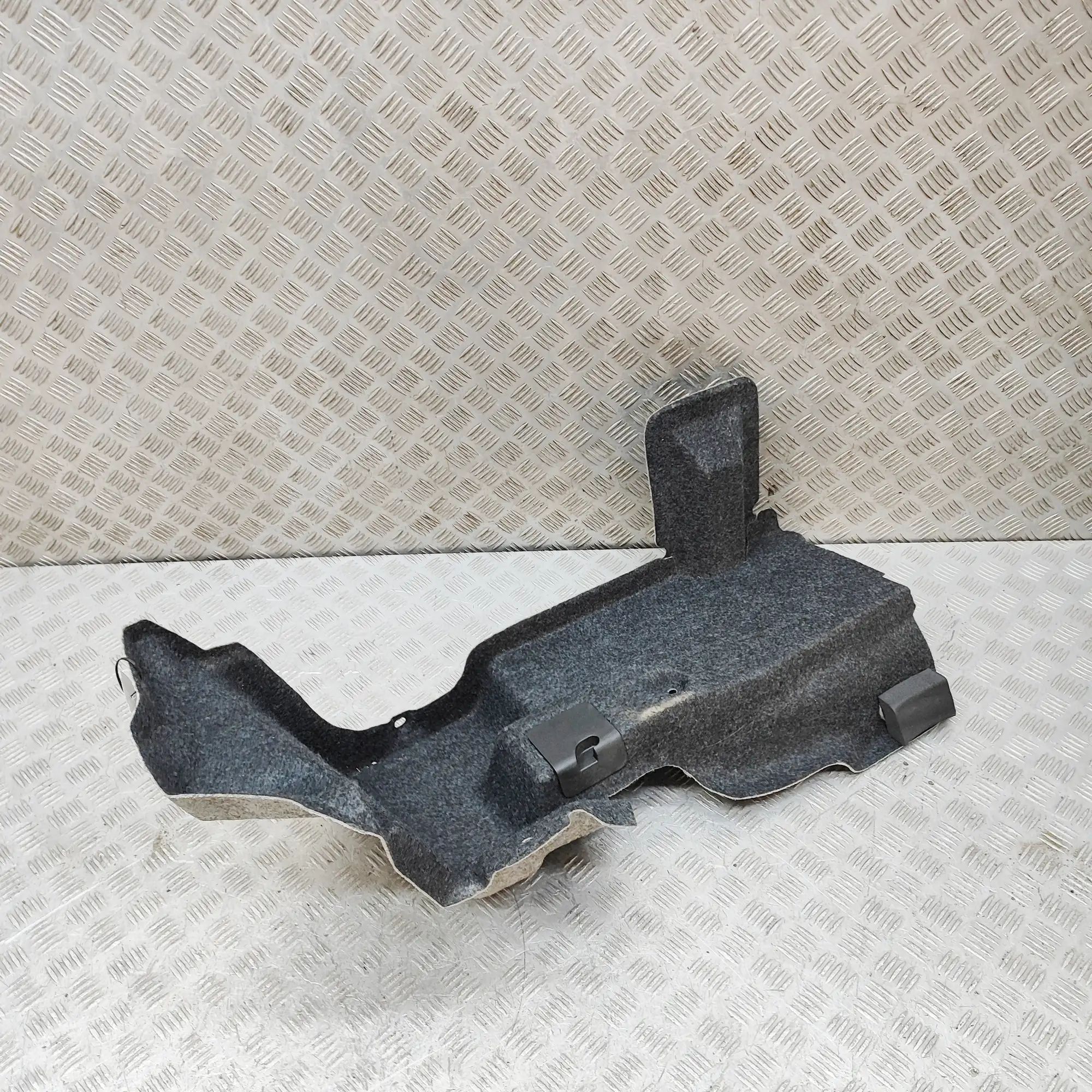 Chevrolet Camaro Right Side Trunk Trim Right Side Trunk Trim — CHEVROLET CAMARO (2009-...
