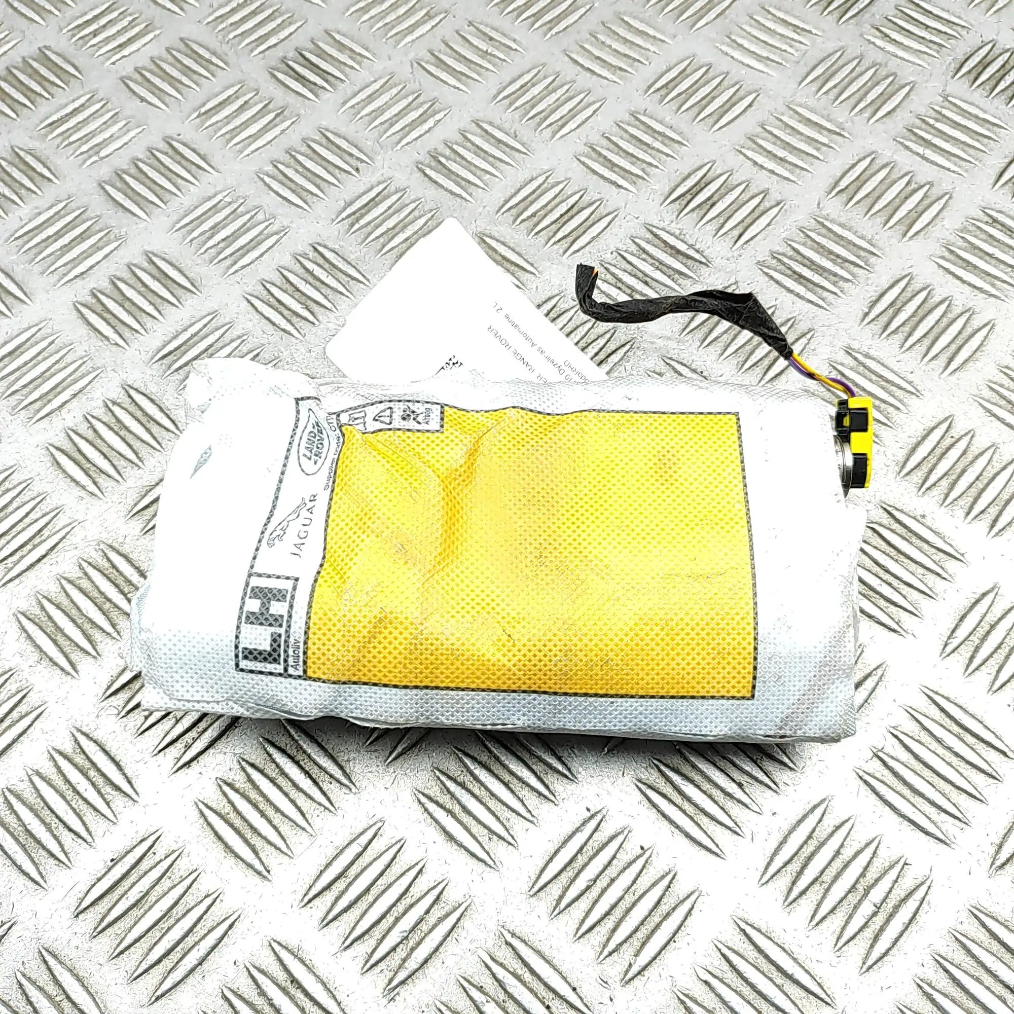 Land Rover Range Rover Evoque Seat airbag (SRS) — front left Seat airbag (SRS) — front left — LAND ROVER EVO...