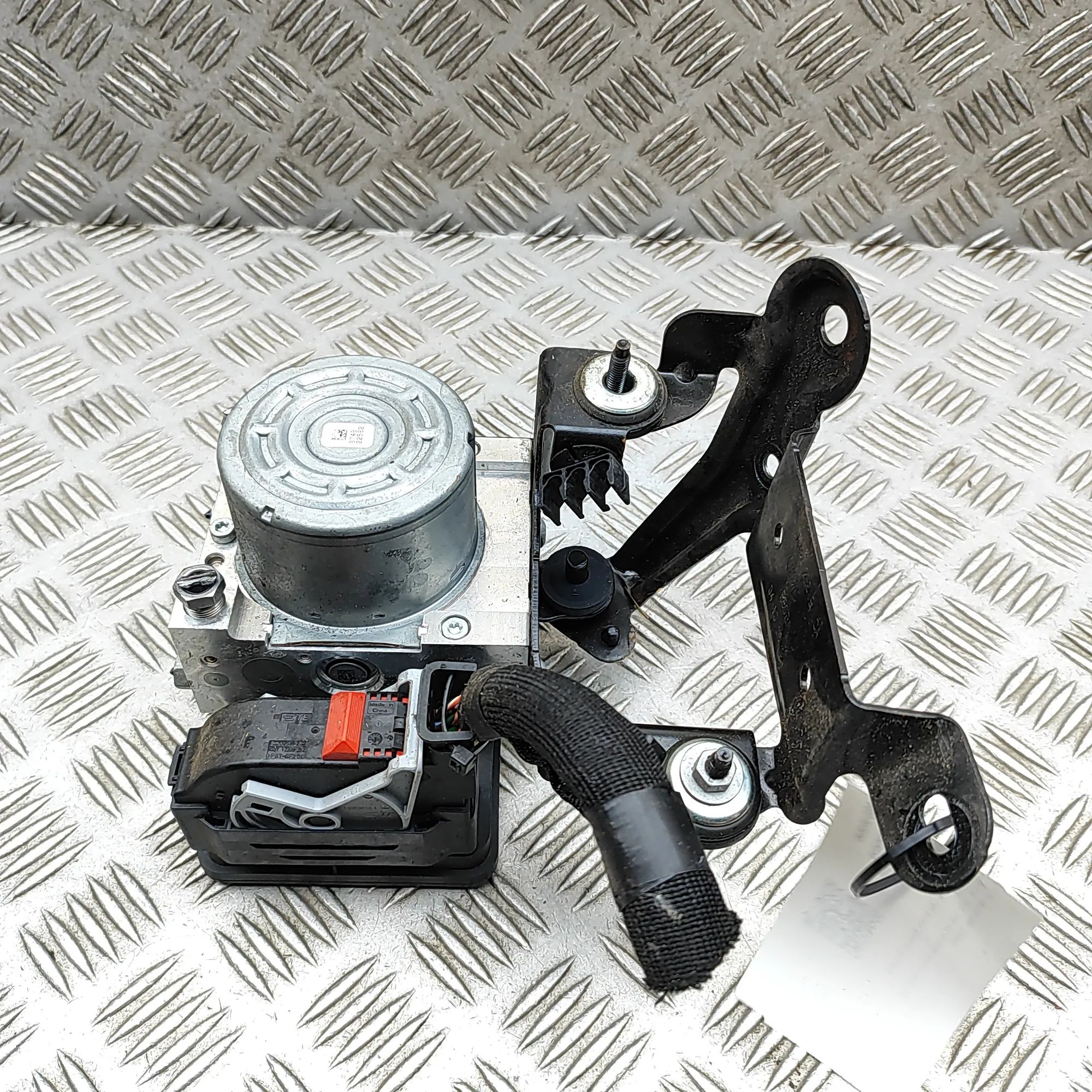 Land Rover Range Rover Evoque ABS pump ABS Pump — LAND ROVER EVOQUE I (L538) (2011-201...