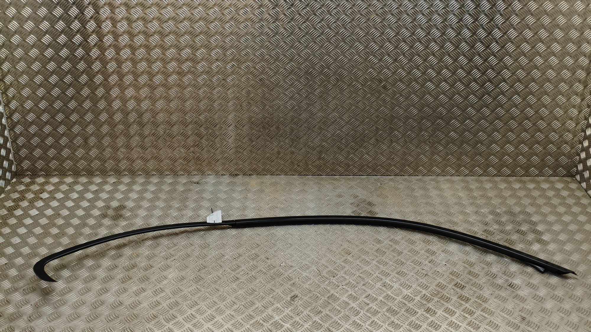 BMW 2 (F22 / F23) Right Side Roof Strip Trim Right Side Roof Strip Trim — BMW 2 SERIES (F22,...