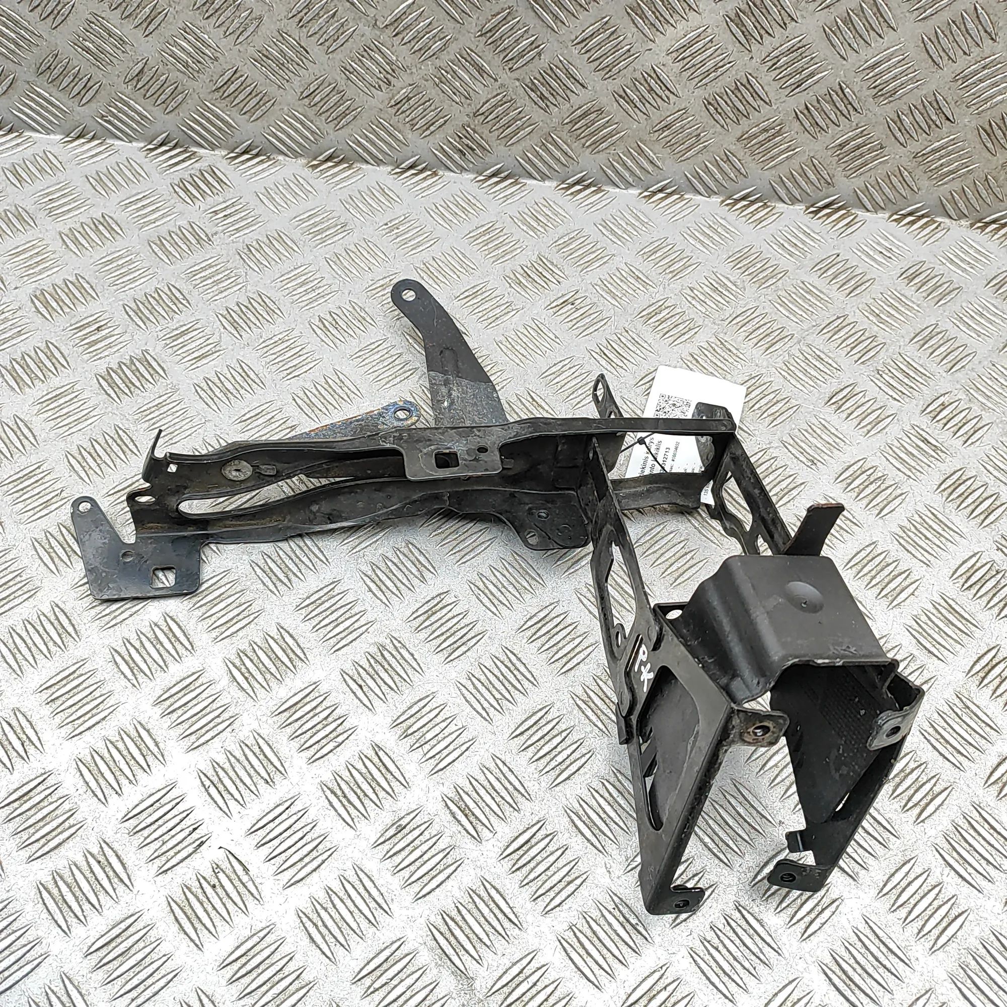 BMW 2 (F22 / F23) Left Headlight Bracket Left Headlight Bracket — BMW 2 SERIES (F22, F23...