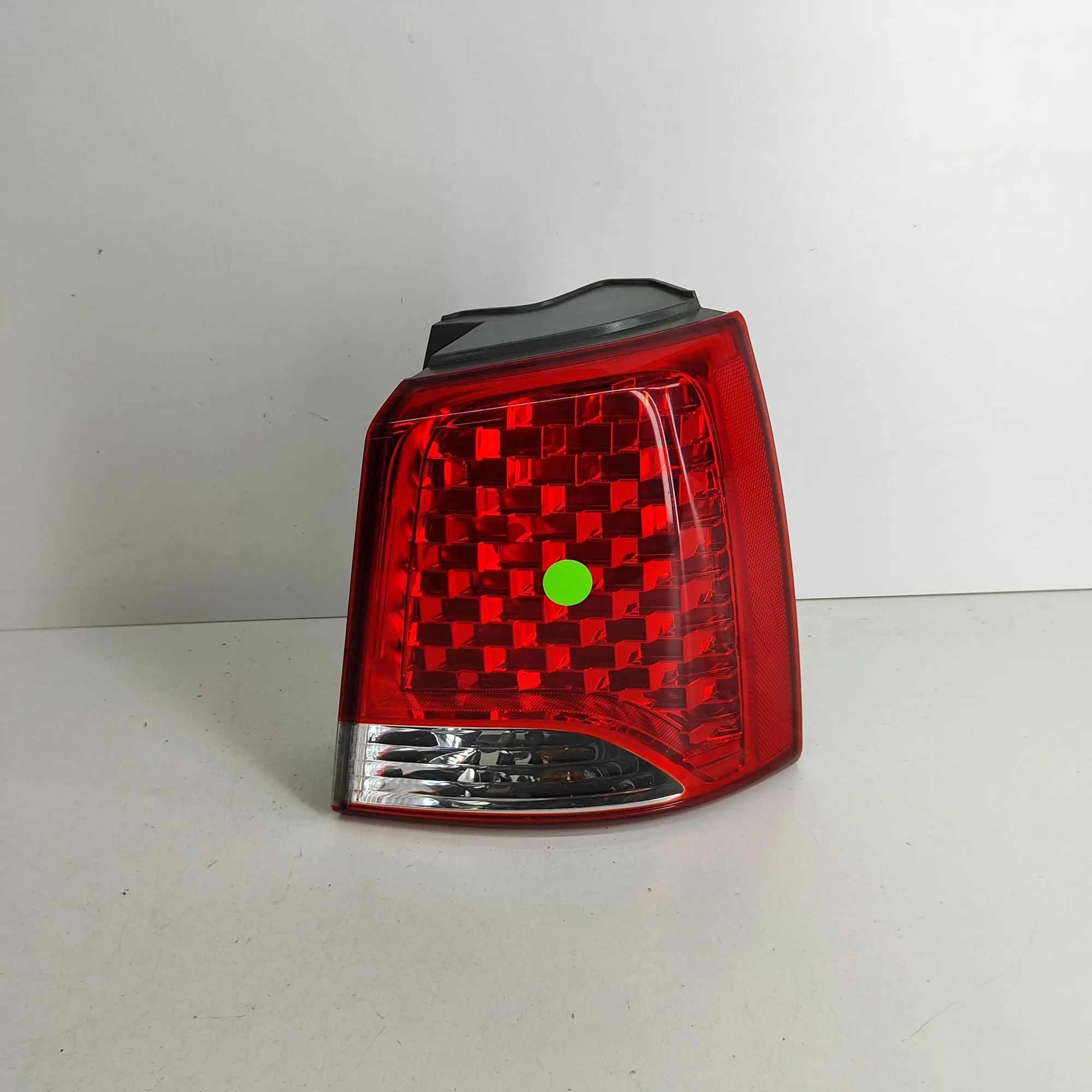 Kia Sorento Rear Right Tail Light Rear Right Tail Light — KIA SORENTO II (XM) (20...