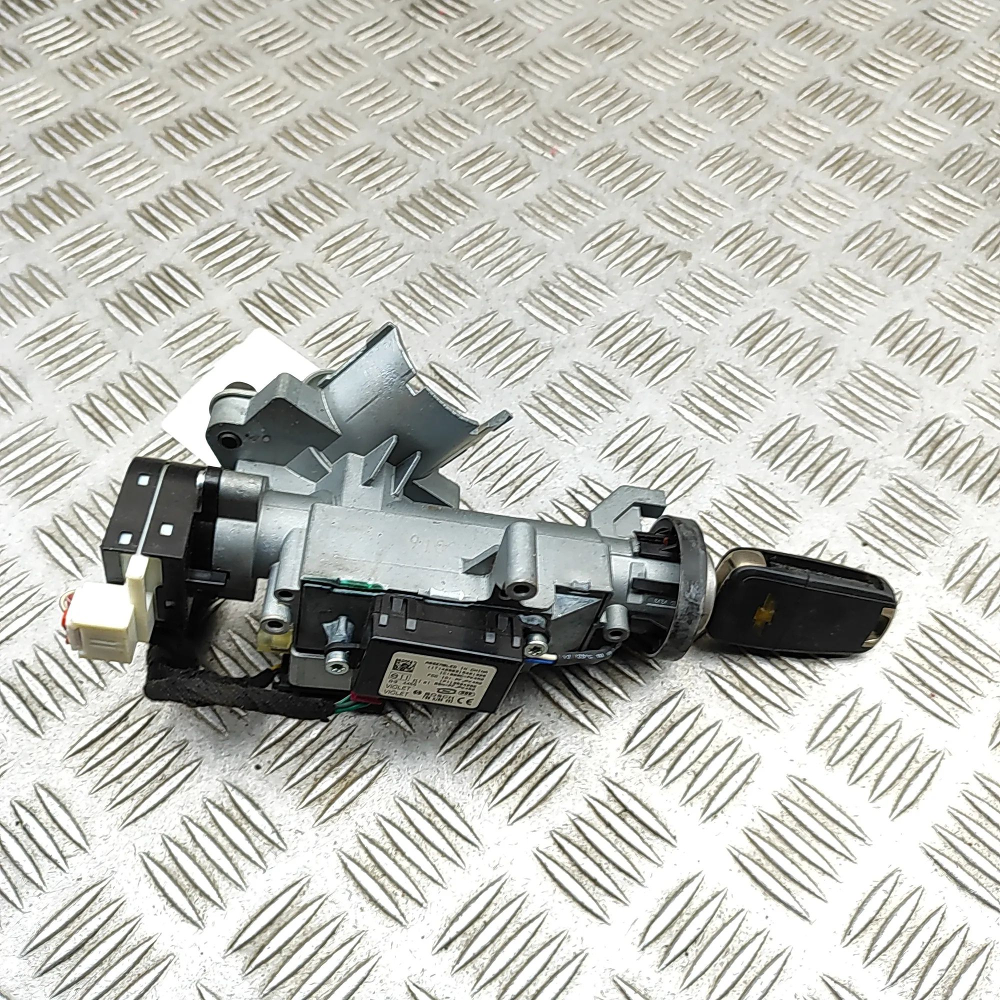 Chevrolet Camaro Ignition lock Ignition lock — CHEVROLET CAMARO (2009-2015) — ...