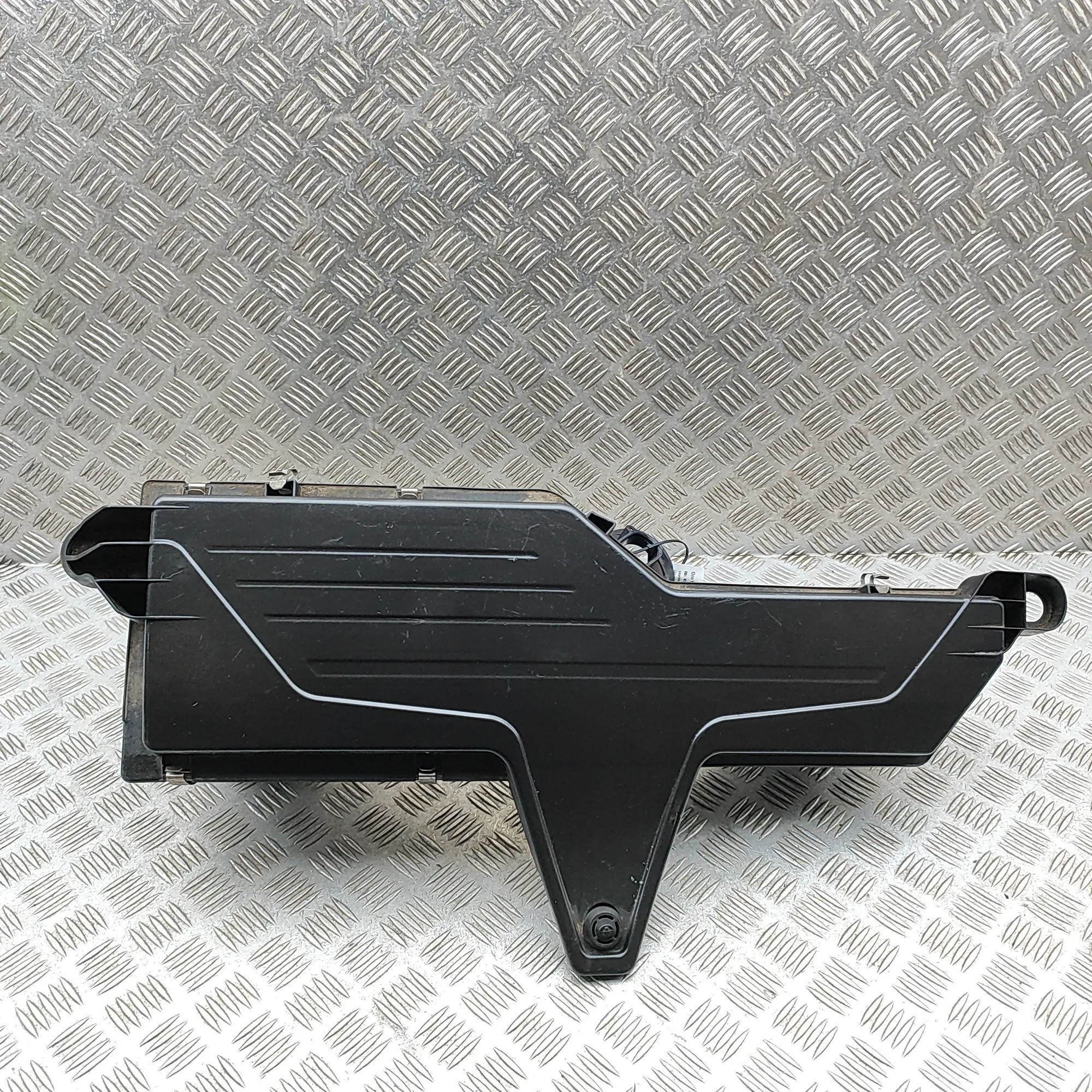 BMW 2 (F22 / F23) Air filter box  Air Filter Box — BMW 2 SERIES (F22, F23) (2013-...