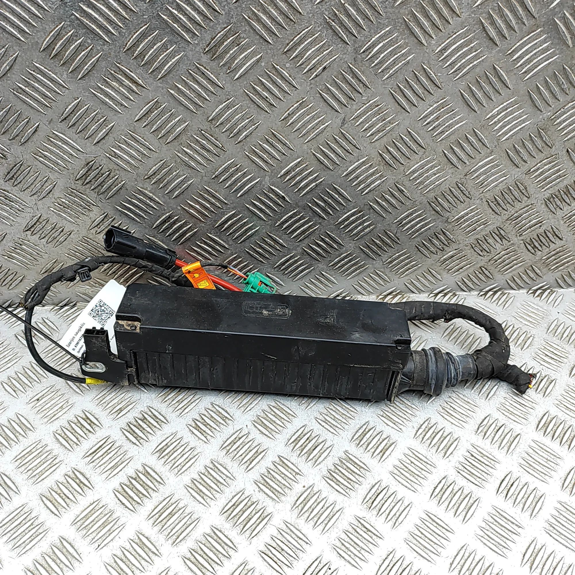 Porsche Taycan Fuse box Fuse box — PORSCHE TAYCAN (9J) (2019-PRESENT) —...