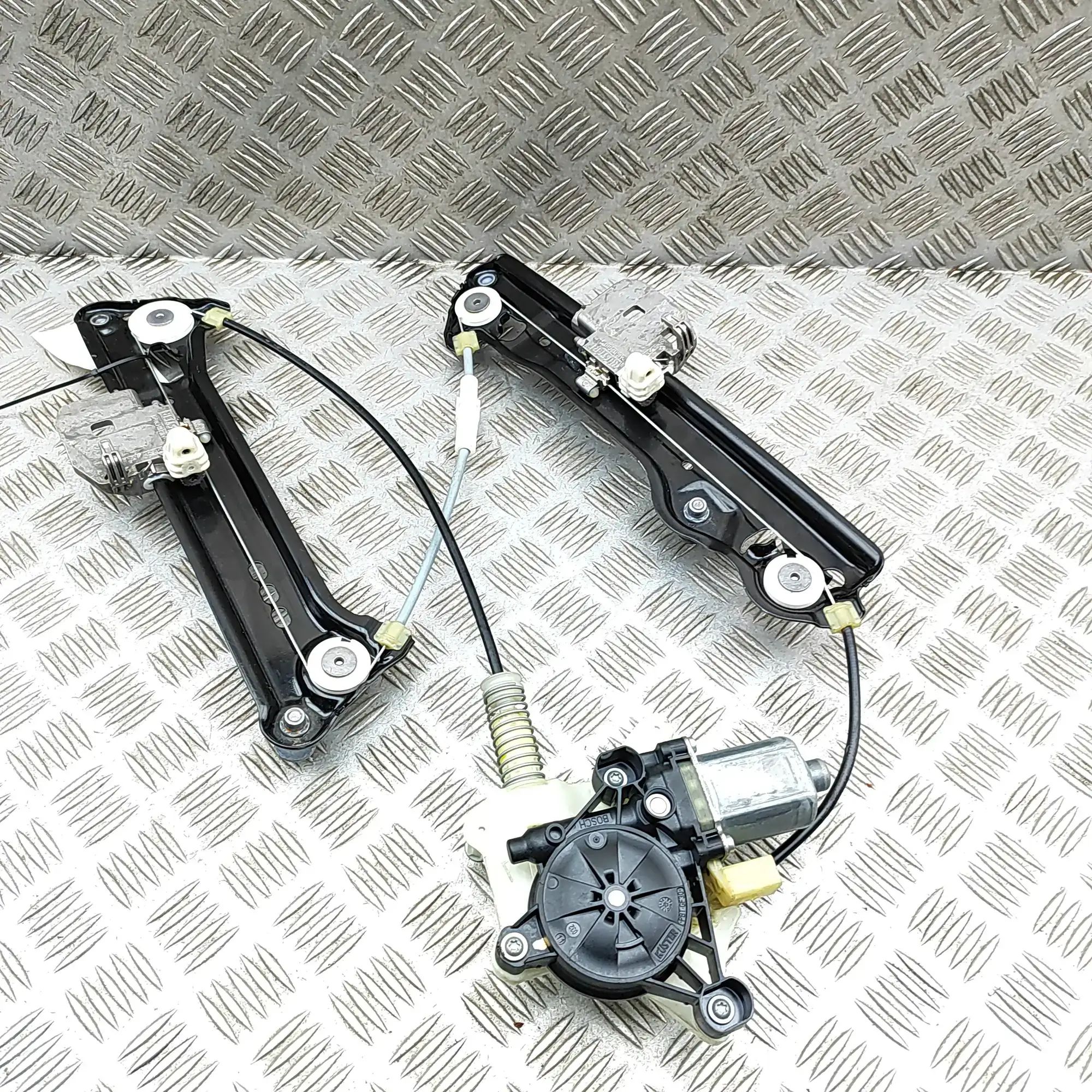 Porsche Taycan Rear Right Door Window Regulator Rear Right Door Window Regulator — PORSCHE TAYC...