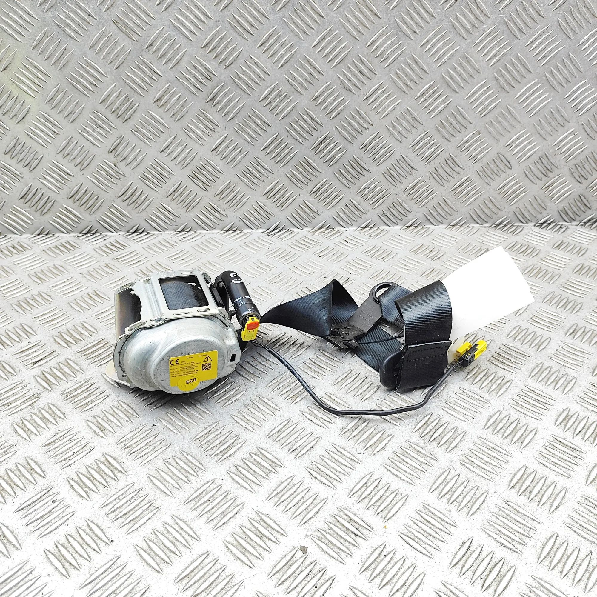 Volkswagen Passat (B8) Rear Right Seatbelt Rear Right Seatbelt — VW PASSAT / ALLTRACK (3G)...