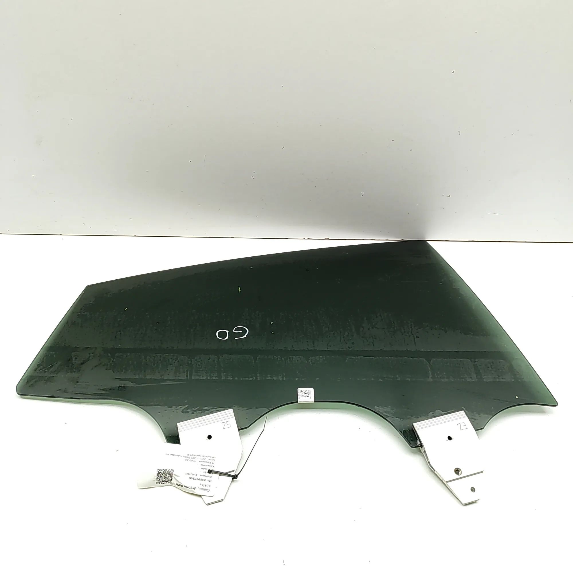Porsche Taycan Right rear door window Right rear door window — PORSCHE TAYCAN (9J) (2...