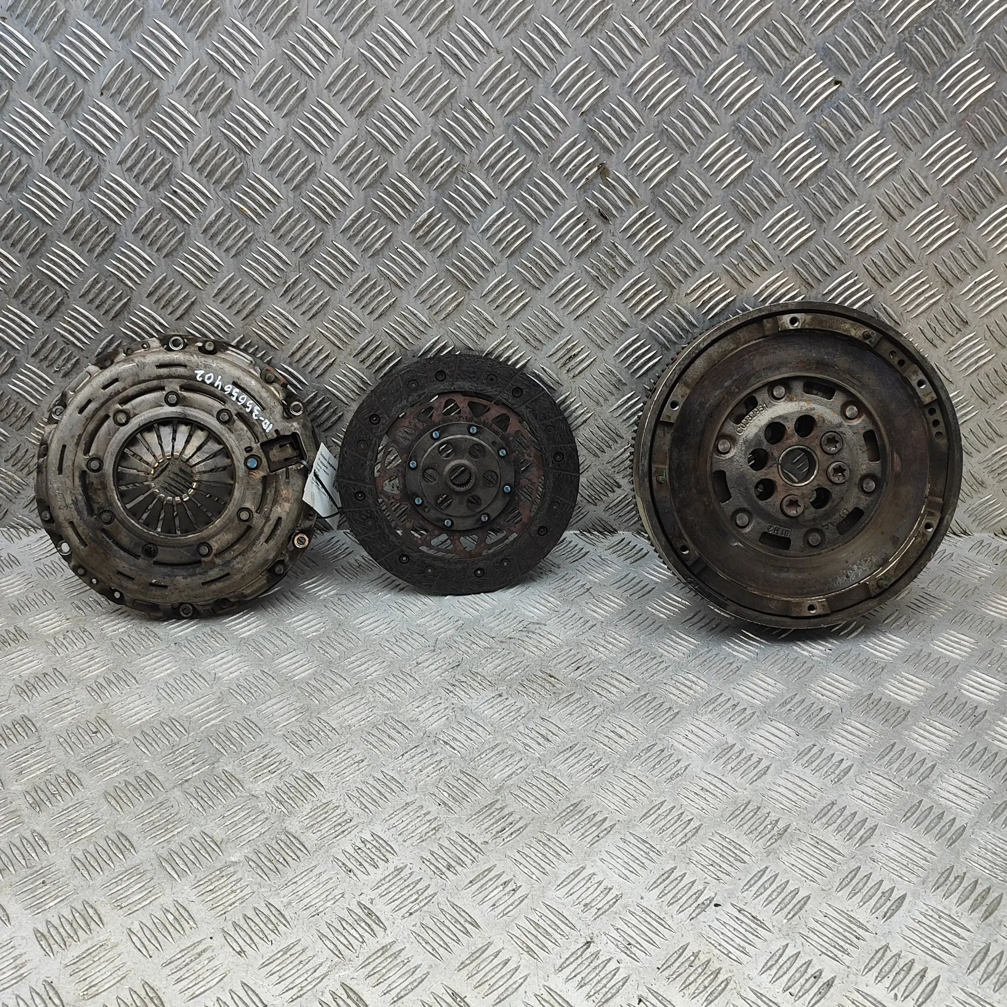 Mini One, Cooper, Clubman (R55 - R59) clutch kit Clutch kit — MINI COOPER (R56) (2005-2013) — 75...