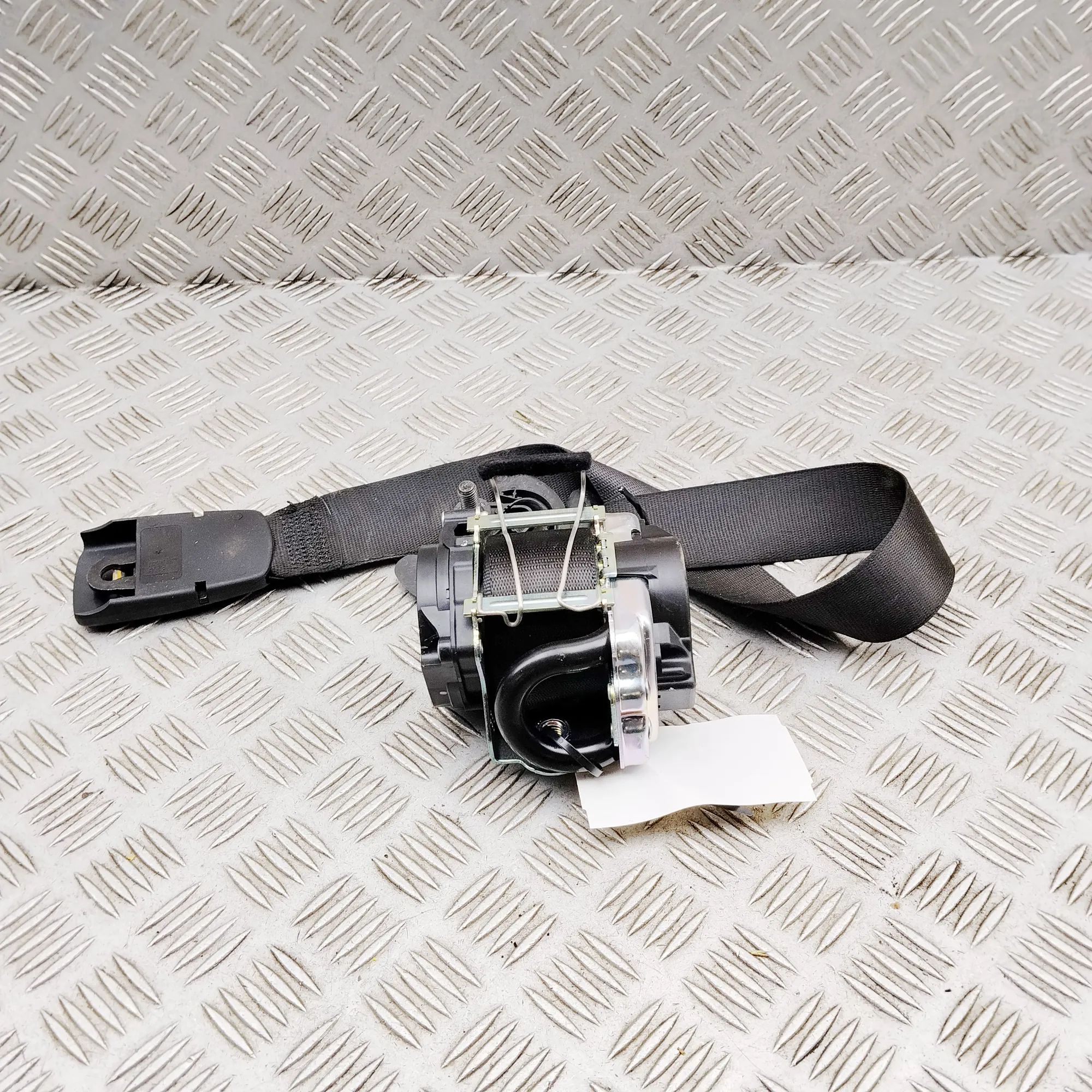 BMW 2 (F44) Front Left Seatbelt Front Left Seatbelt — BMW 2 SERIES GRAN COUPE (...