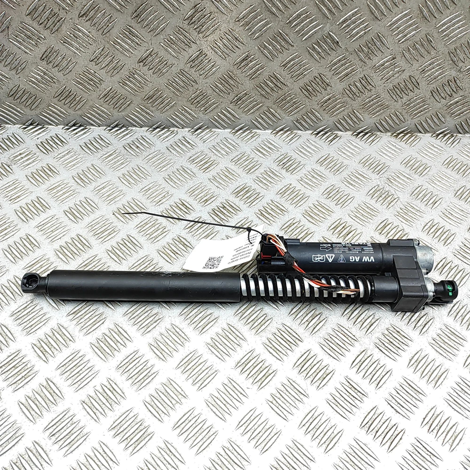 Porsche Taycan Left Side Tailgate Gas Strut Left Side Tailgate Gas Strut — PORSCHE TAYCAN (...