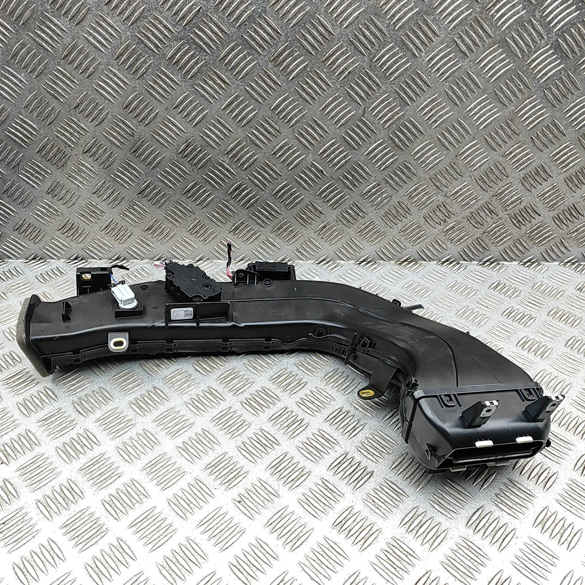 Porsche Taycan Dashboard Air Vents Dashboard Air Vents — PORSCHE TAYCAN (9J) (2019...
