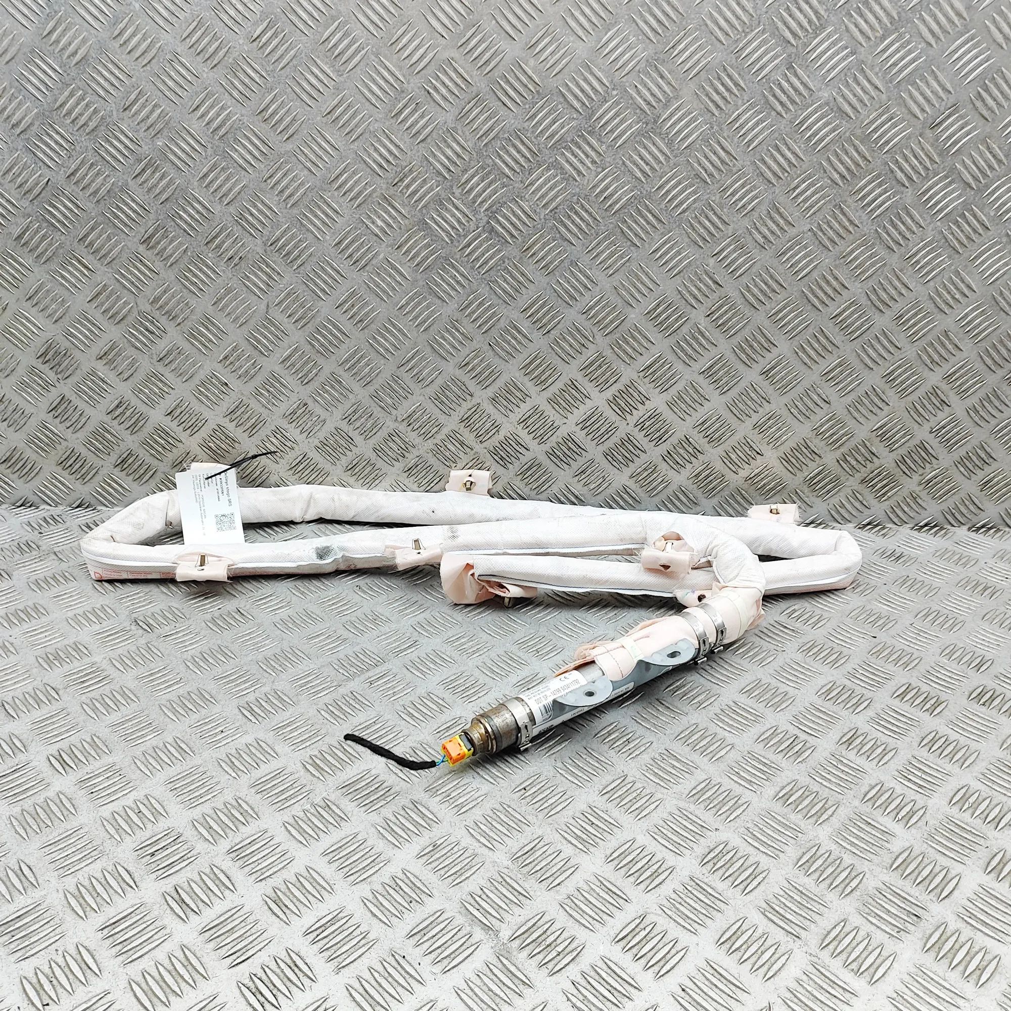 Porsche Macan Right Side Roof Safety Curtain SRS Right Side Roof Safety Curtain SRS — PORSCHE MA...
