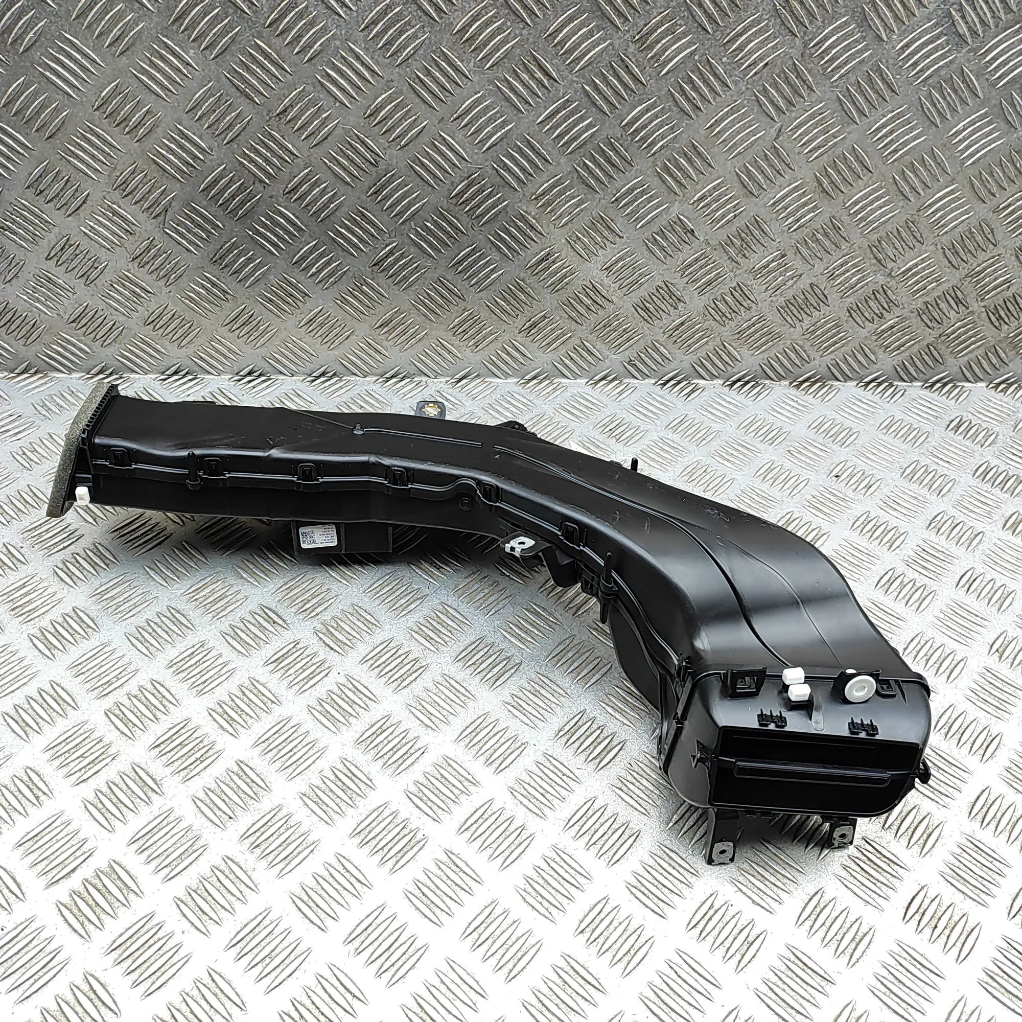 Porsche Taycan Dashboard Air Vents Dashboard Air Vents — PORSCHE TAYCAN (9J) (2019...