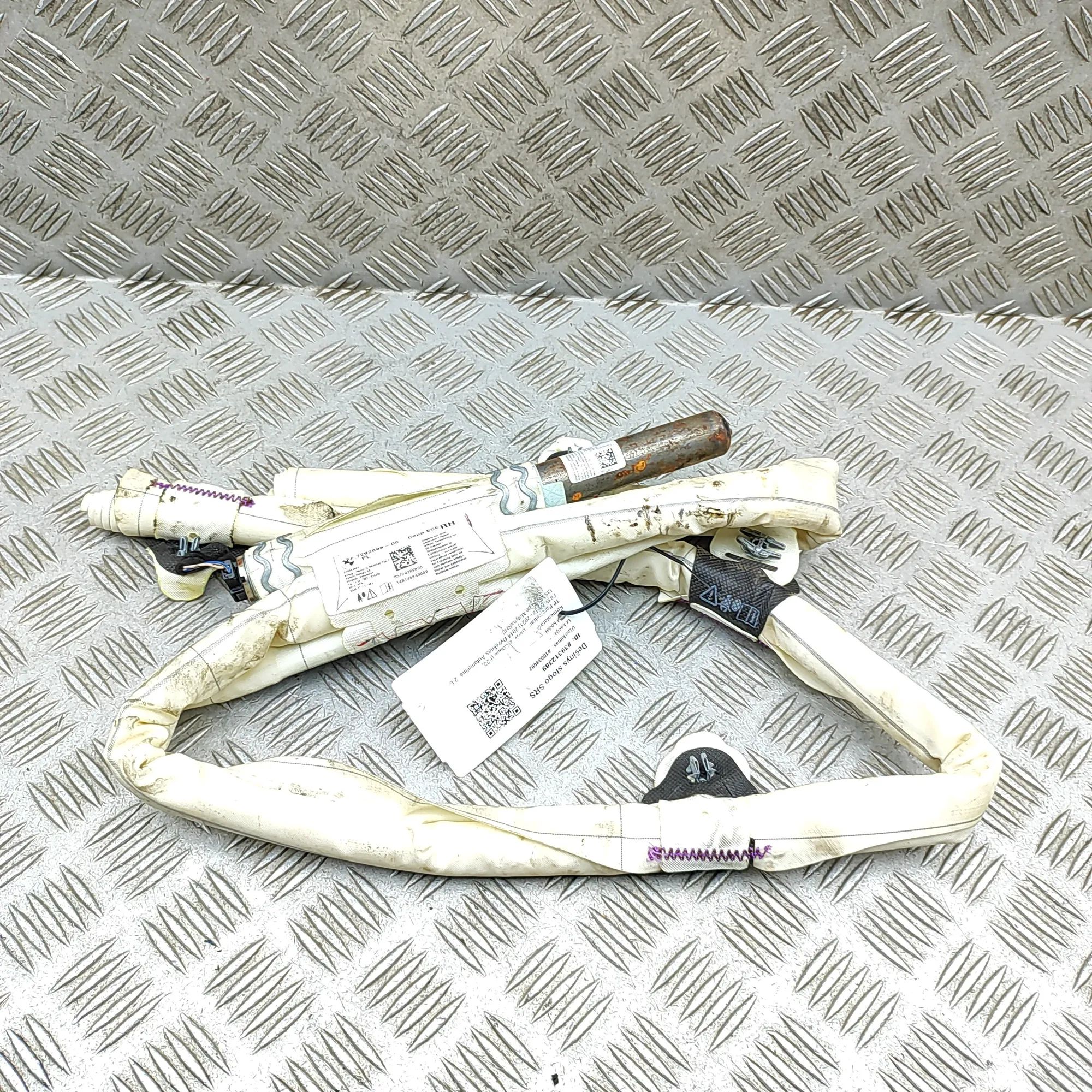 BMW 2 (F22 / F23) Right Side Roof Safety Curtain SRS Right Side Roof Safety Curtain SRS — BMW 2 SERI...