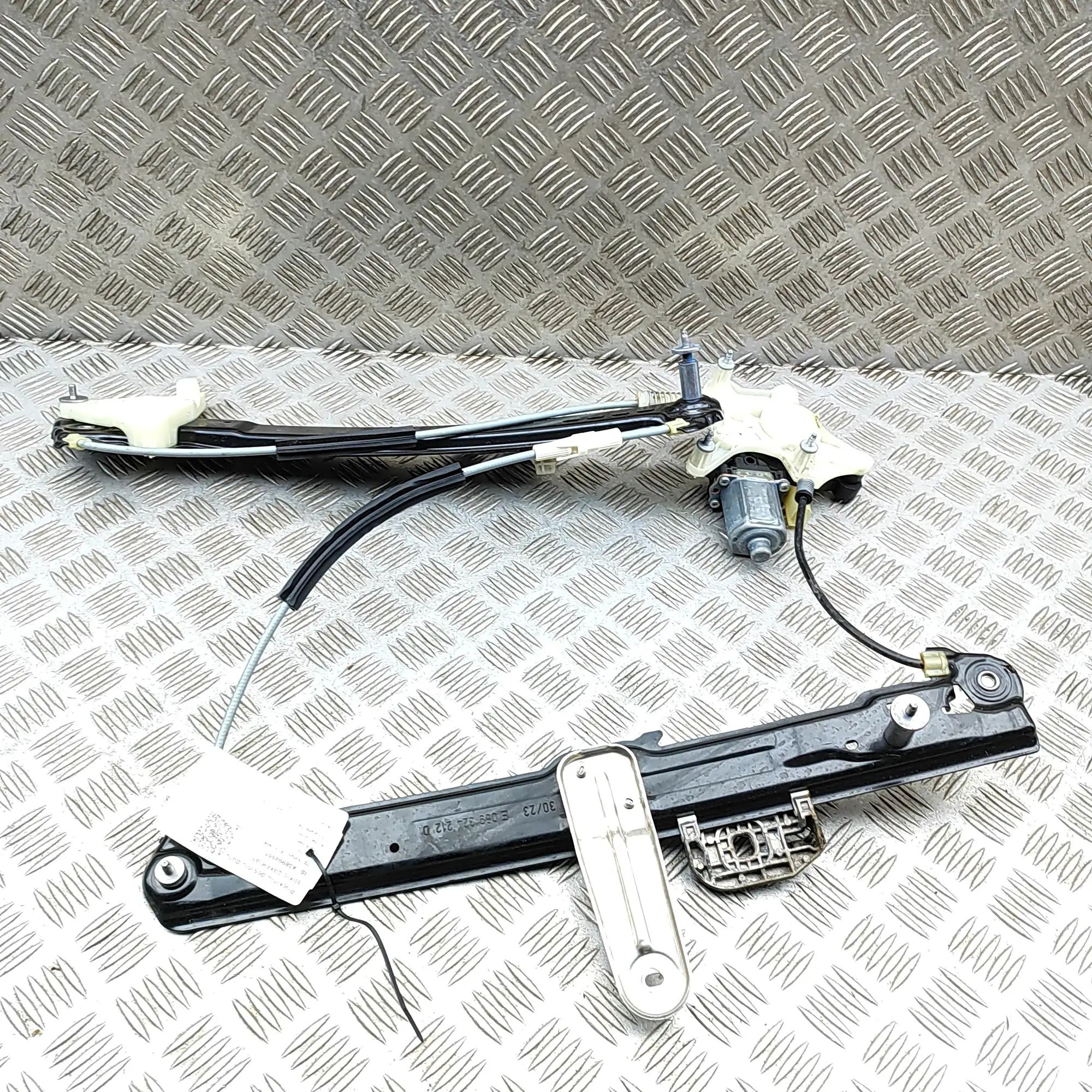 Porsche Taycan Front Right Door Window Regulator Front Right Door Window Regulator — PORSCHE TAY...