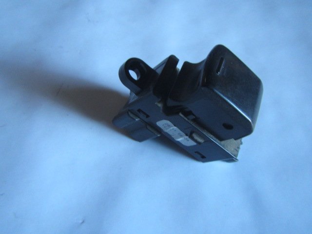 Nissan Navara (D40) Switch For Electric Windows Front Right