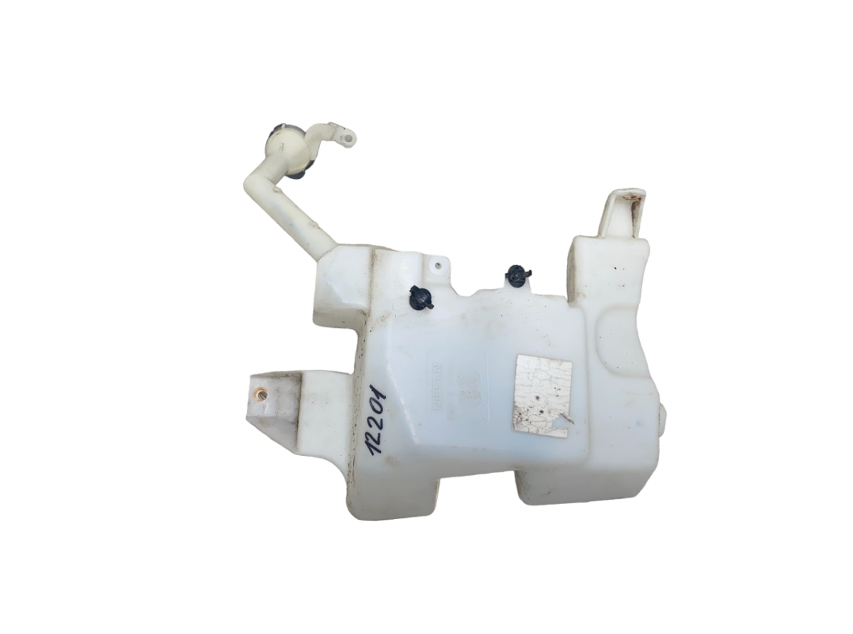 Nissan Qashqai (J11) Windscreen washer reservoir