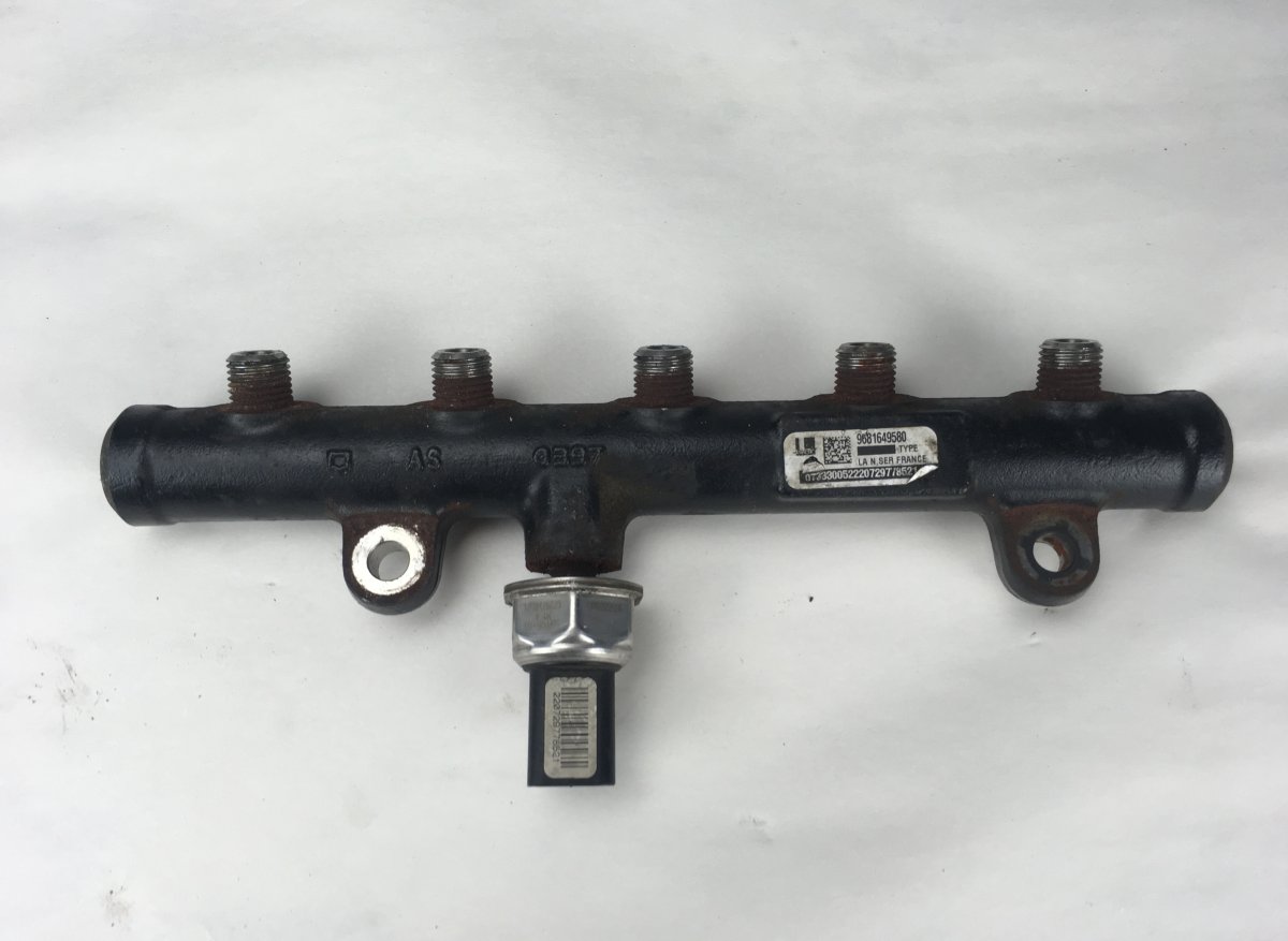 Ford S-Max Fuel Distributor / fuel rail Fuel distributor / fuel rail — FORD S-MAX I (20...