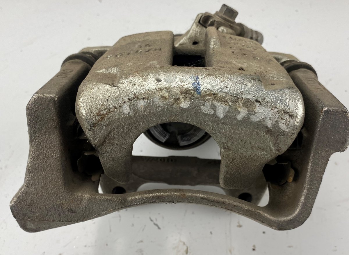 Volkswagen Passat (B7) Brake caliper — front left Brake caliper — front left — VW PASSAT B7 / ALL...