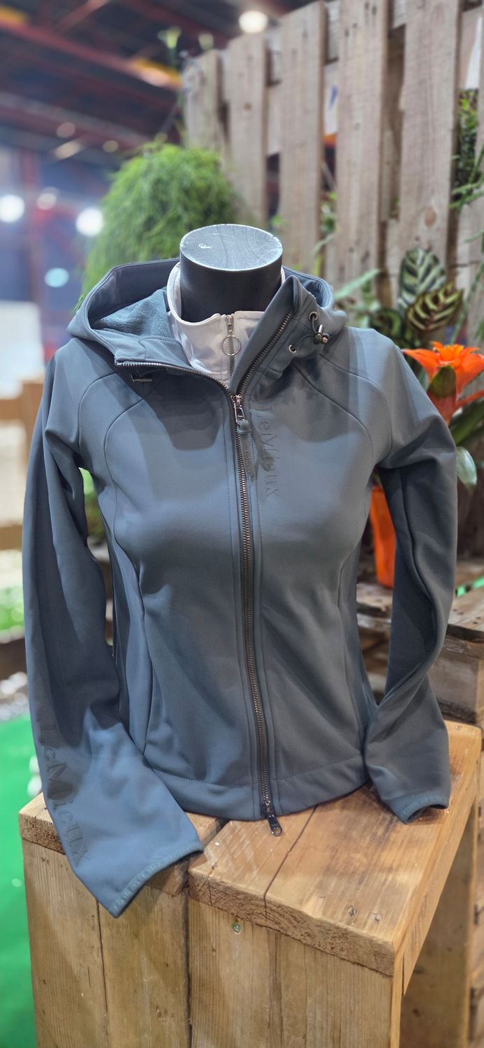 Lemieux young rider Lottie