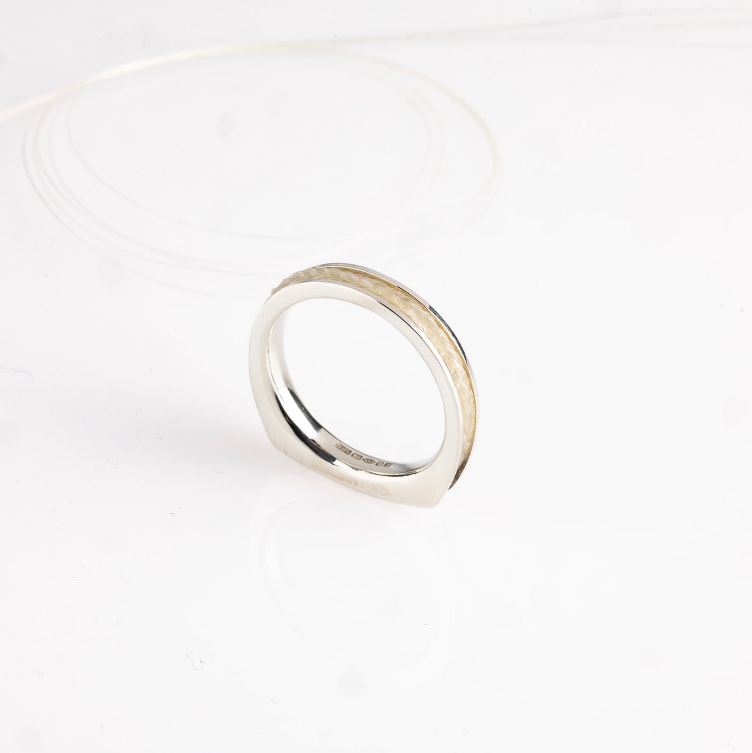 Straight channel pocket ring