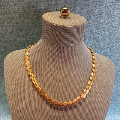 Givenchy Gold Tone Designer Twisted Link 17&quot; Necklace - RS3162