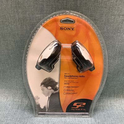 Vintage Sony SRF-11 FM/AM Walkman - RS3493