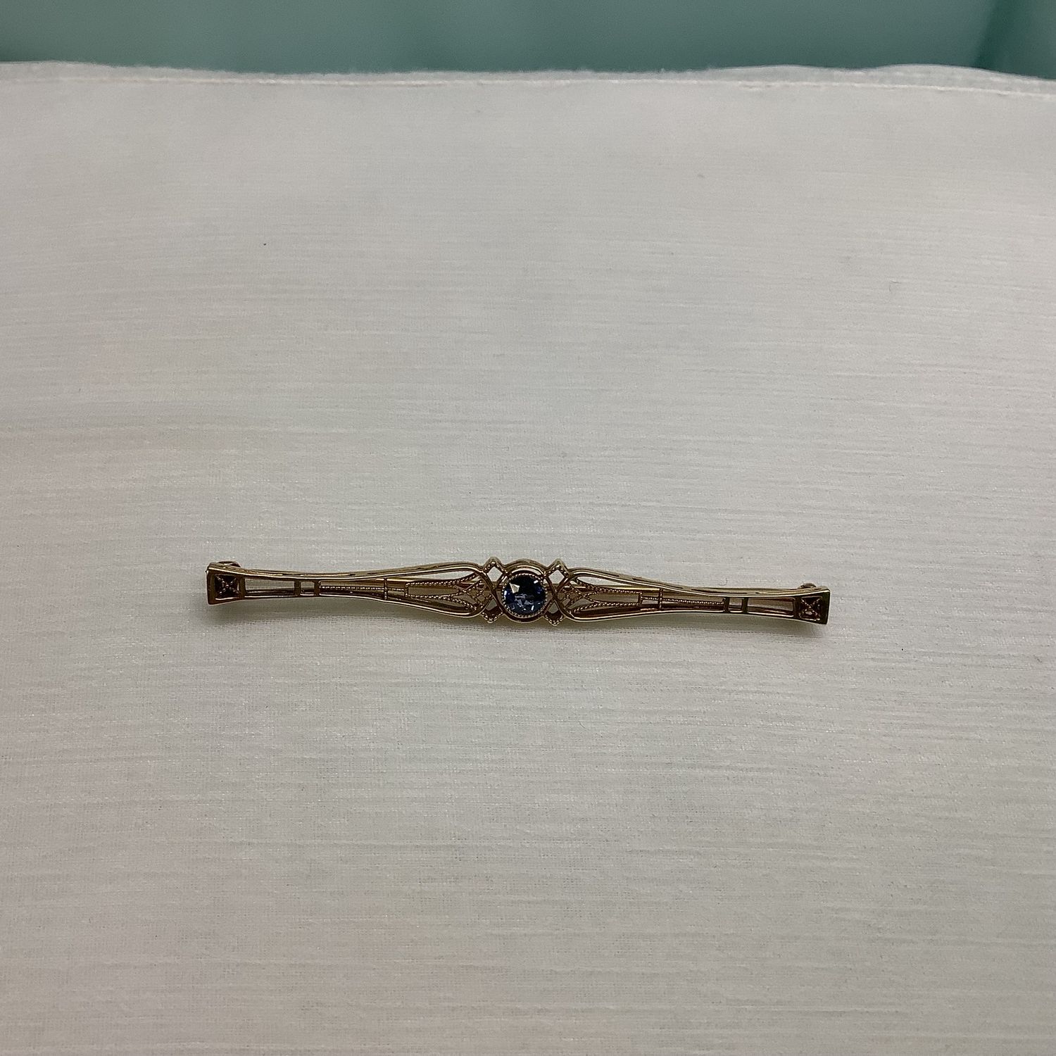 14K Sapphire Filigree Bar Pin - RS4034