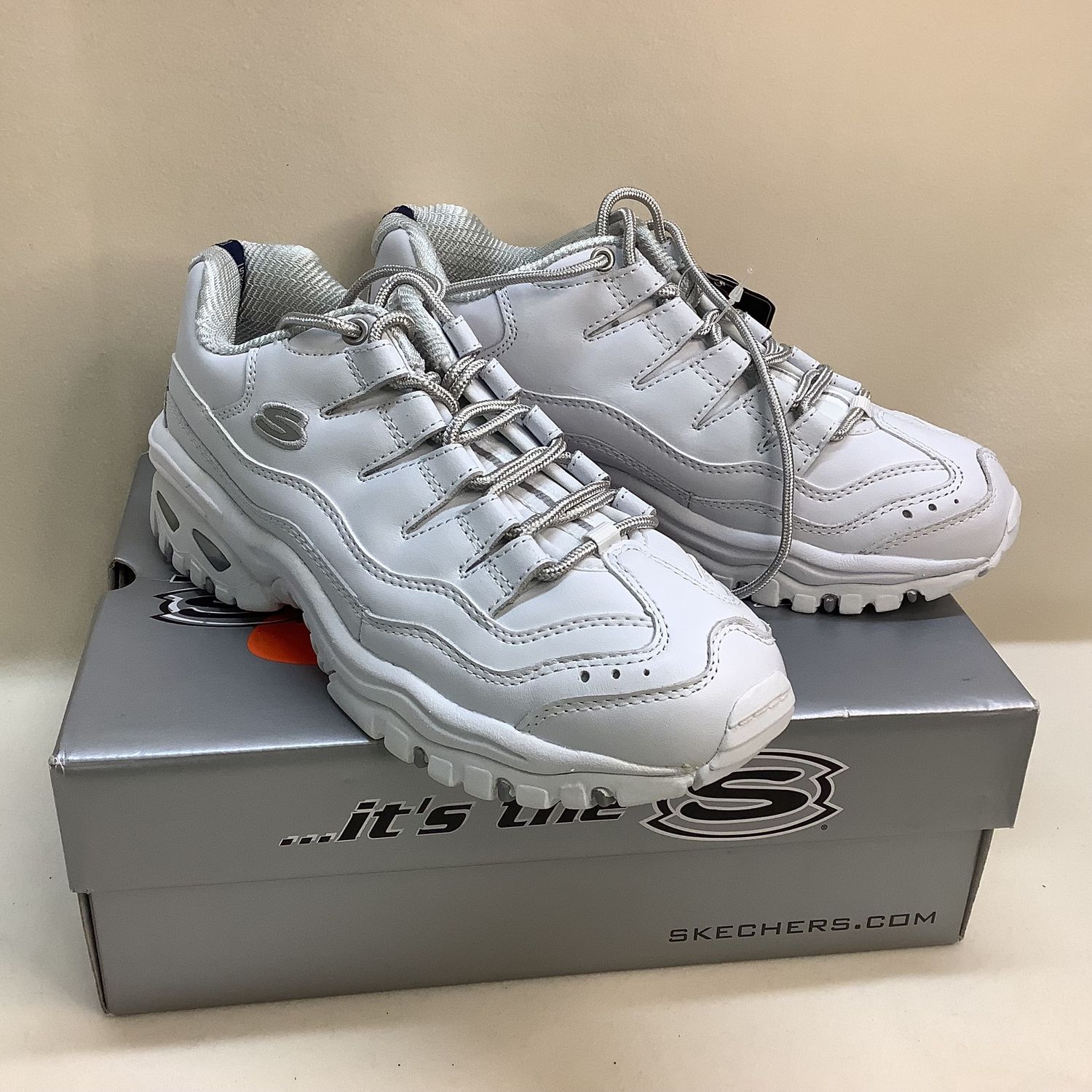Sketchers Sport Energy Shoes, White (Women&#39;s Size 9W) - CL1971