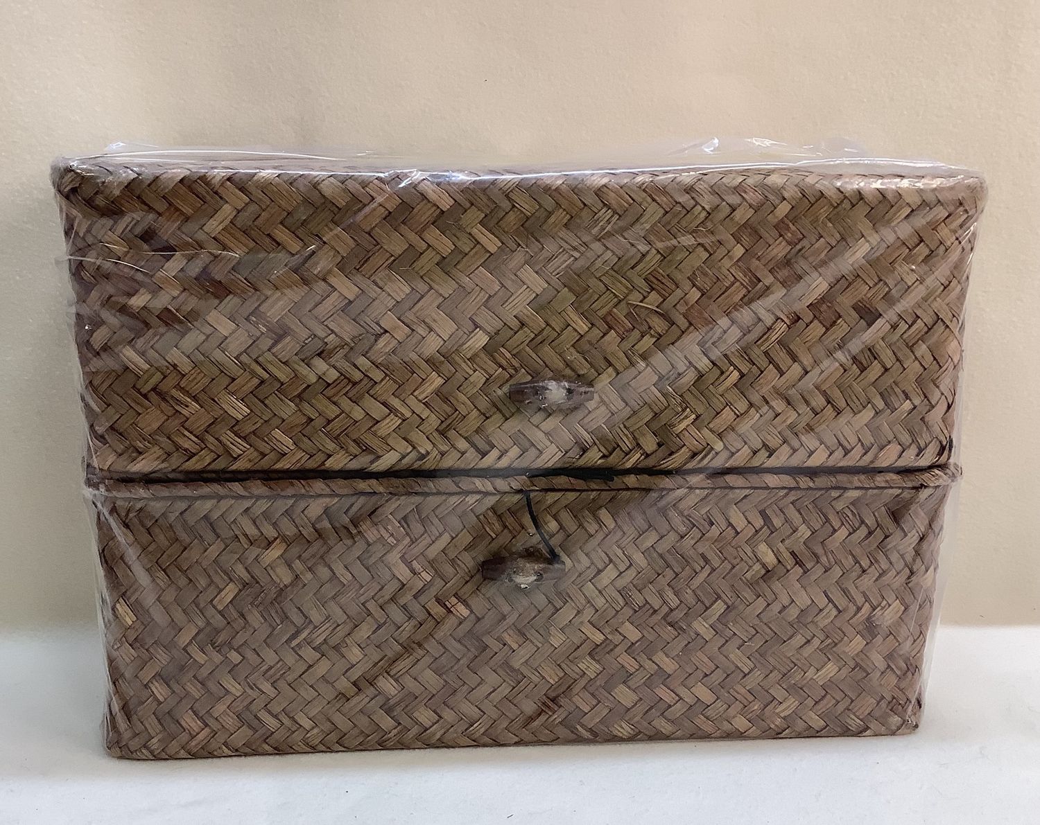 Lnrueg Woven Baskets w/Lid Seagrass Tank Toilet Roll Storage (Set of 2) - RS4628