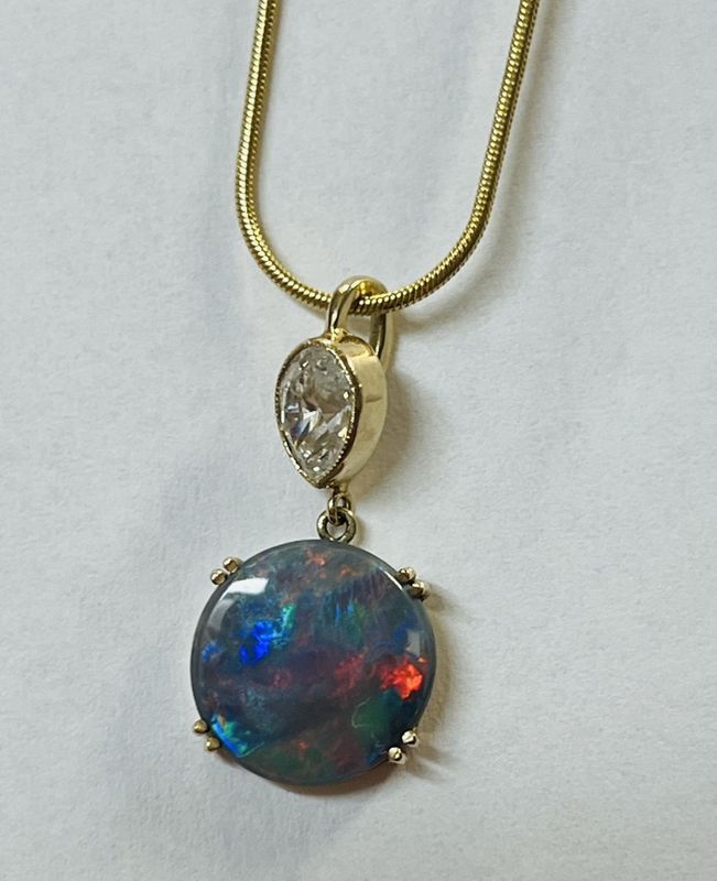 14K Black Opal &amp; Diamond Necklace w/18&quot; Chain - RS4591