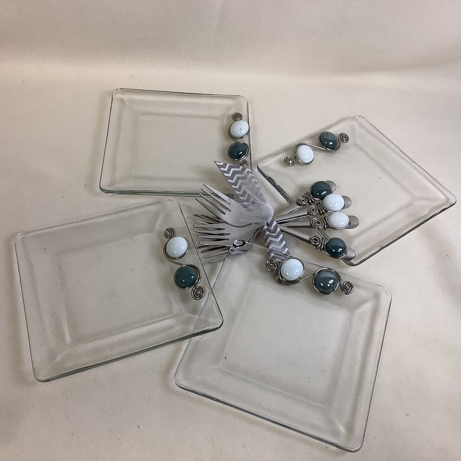 Decorative Plates &amp; Forks (Set of 4) - RS4677