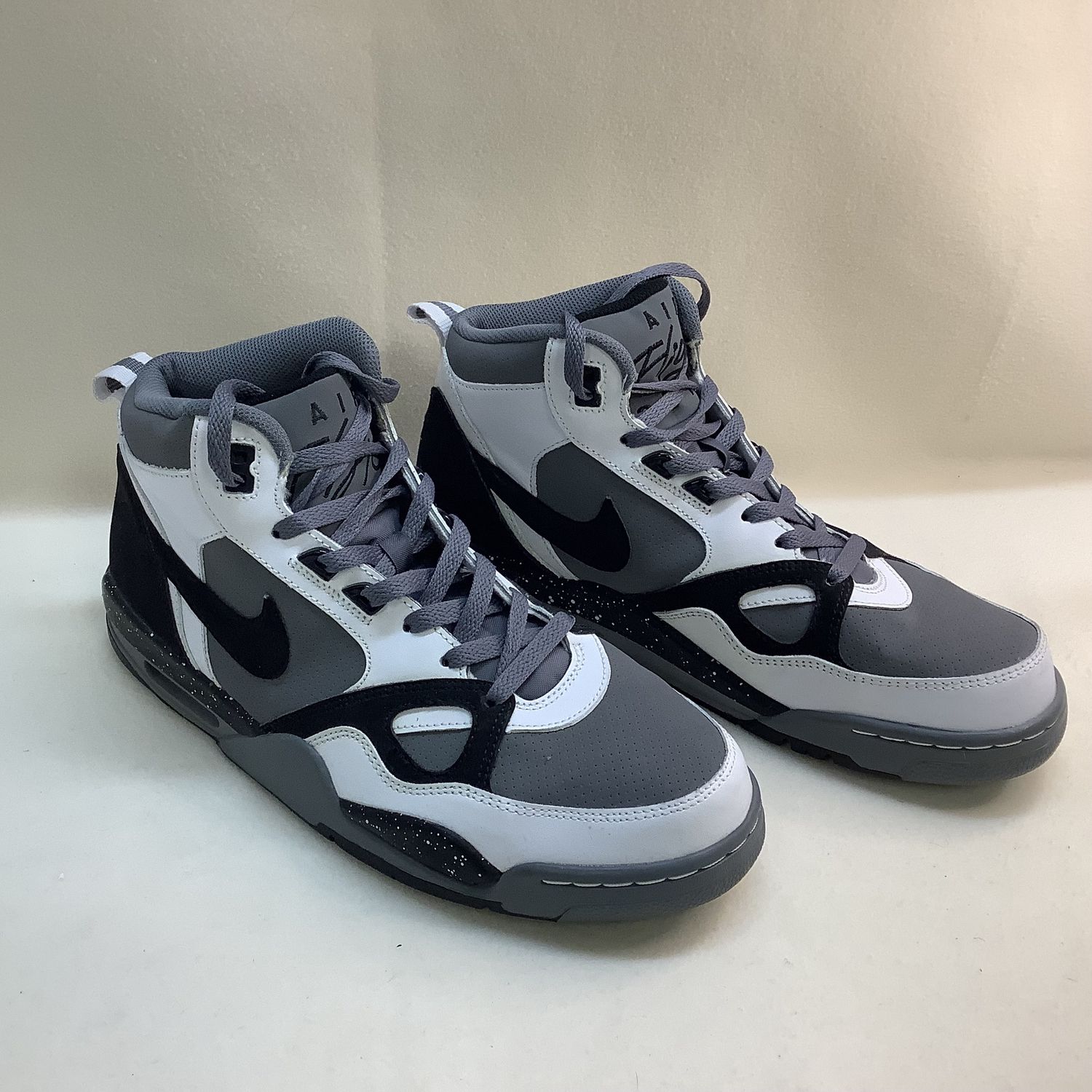 Nike Air Flight 2013 Grey/White - 579961-011 (Men&#39;s Size 10.5) - CL1976