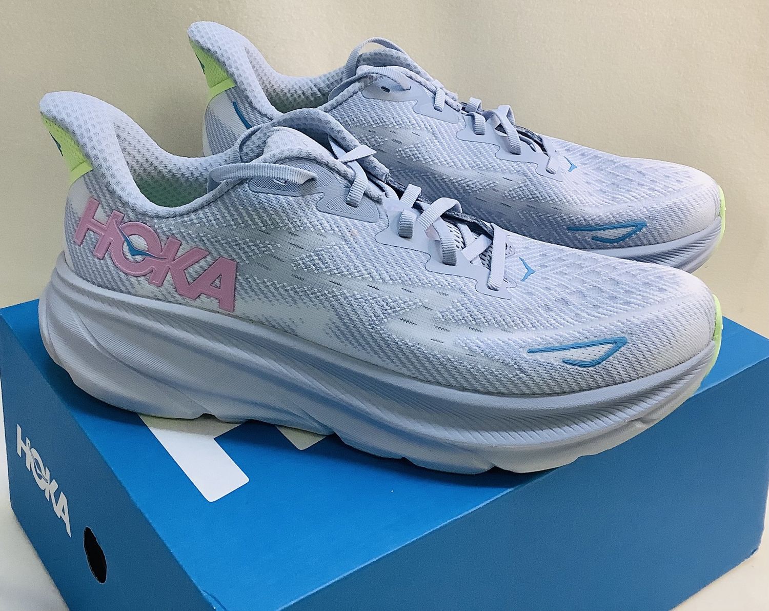 HOKA Clifton 9 Running Shoe (Women&#39;s Size 10.5B/EU 43.5) - CL1979