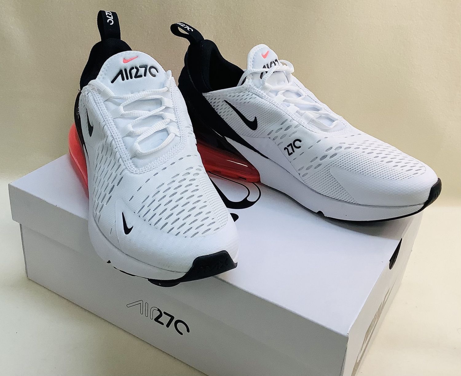 Nike Air Max 270 Sneakers (Men&#39;s Size 9) - CL1980