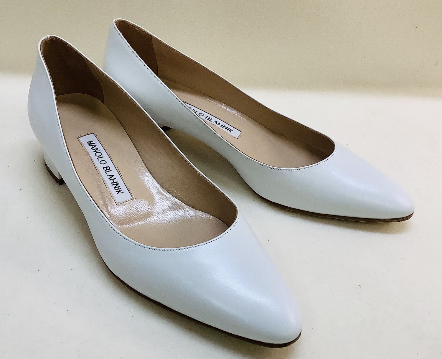 Manolo Blahnik Listony Samba Tondo Leather Pumps (Women&#39;s Size 37.5) - CL1982