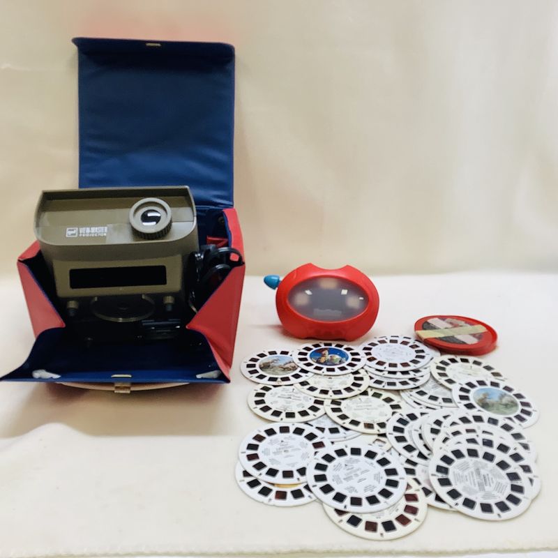 Vintage GAF View-Master Projector in Case &amp; Vintage Mattel View-Master w/43 Reels - RS4882