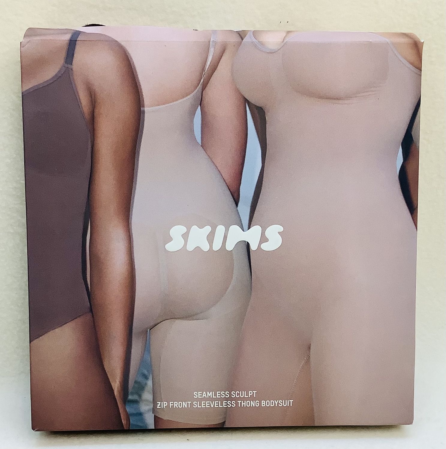 SKIMS Seamless Sculpt Zip Front Sleeveless Thong Bodysuit (Women&#39;s Size XS) - CL2017