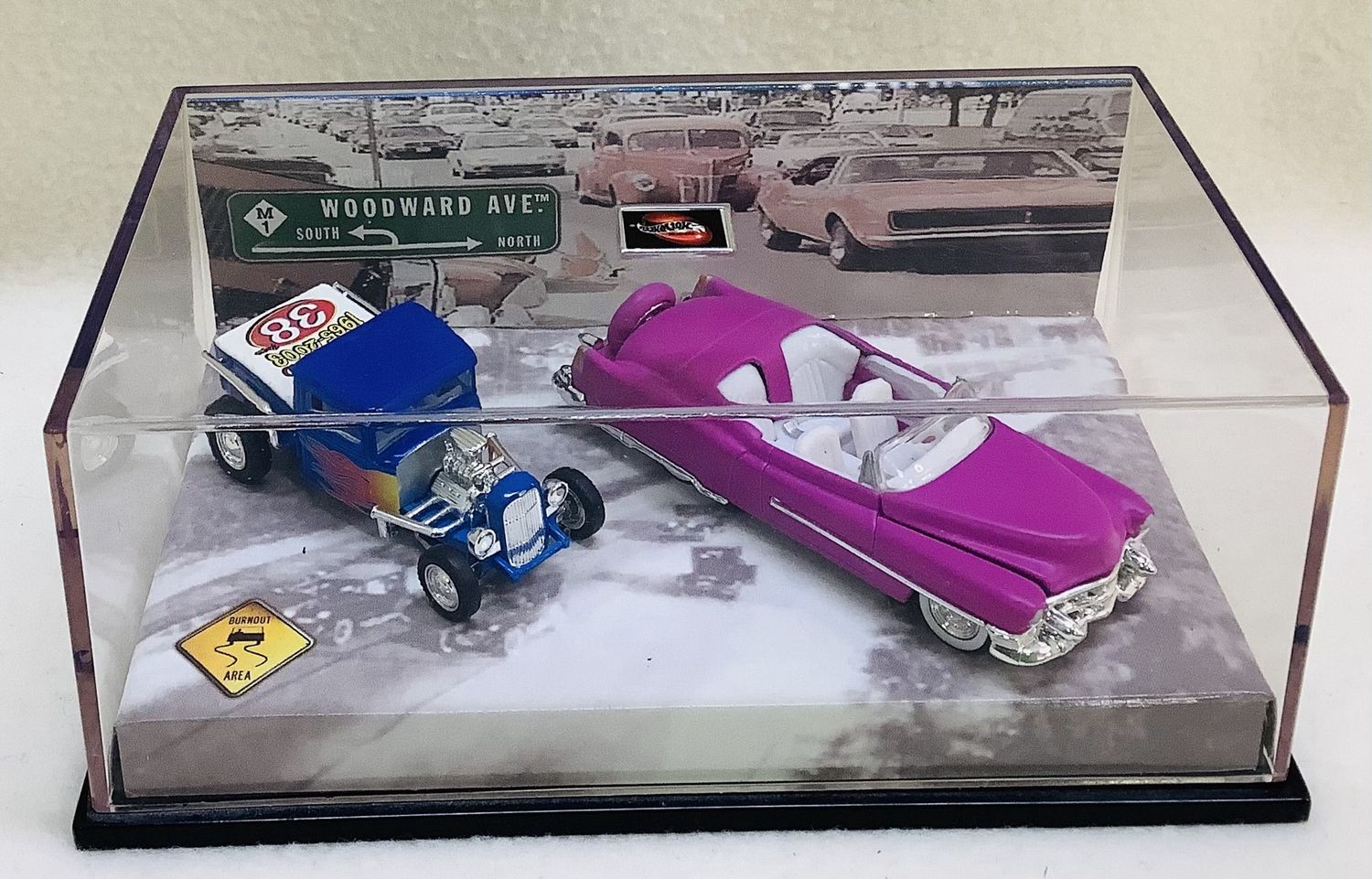 Hot Wheels Woodward Ave &#39;53 Cadillac &amp; &#39;32 Ford Pickup 2 Car Set Limited Addition - RS5002