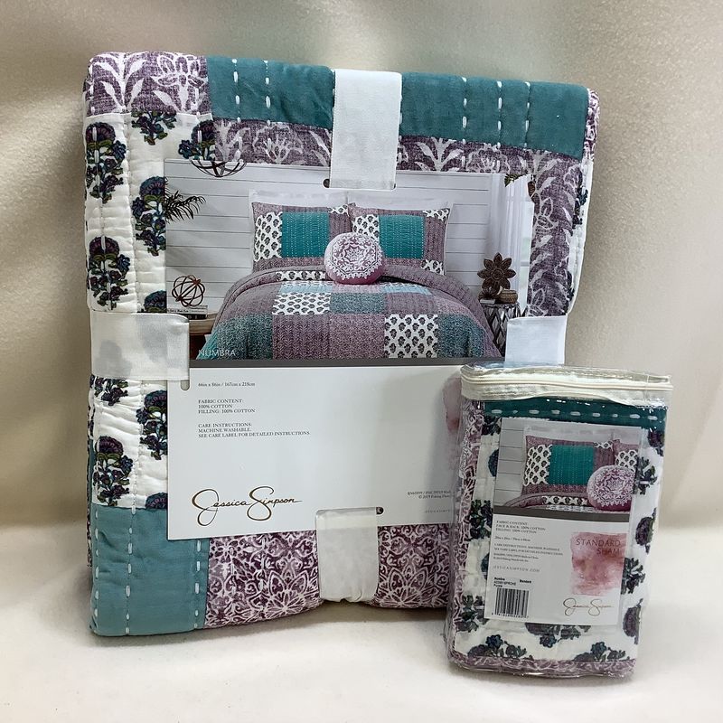 Jessica Simpson Numbra Patchwork Reversible Twin Quilt &amp; Two Standard Pillow Shams - RS5111