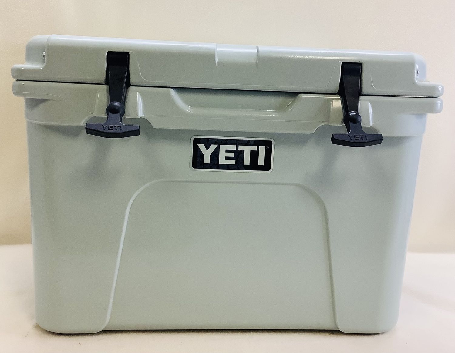 YETI Tundra 35 Cooler, Light Grey - RS5112