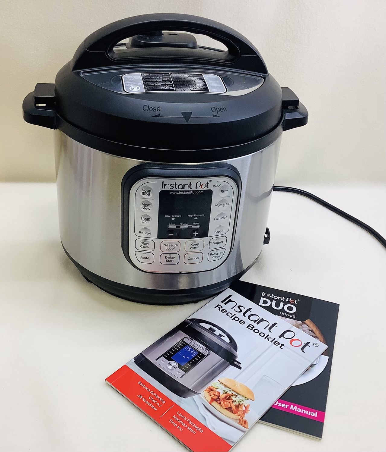 Instant Pot DUO60 V2 6 Qt 7-in-1 Multi-Use Programmable Pressure Cooker - RS5130
